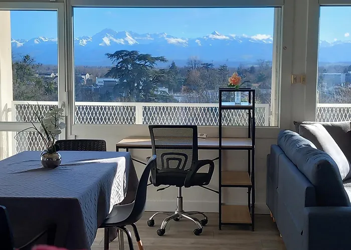 Cap Sud - 53M2- Vue Pyrenees- Hypercentre-Wifi Fibre -Nouvelle Literie