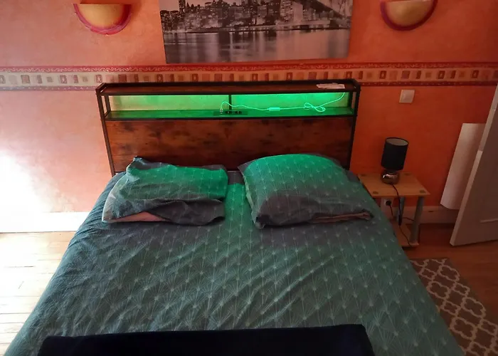 Cap Sud - 53M2- Vue Pyrenees- Hypercentre-Wifi Fibre -Nouvelle Literie