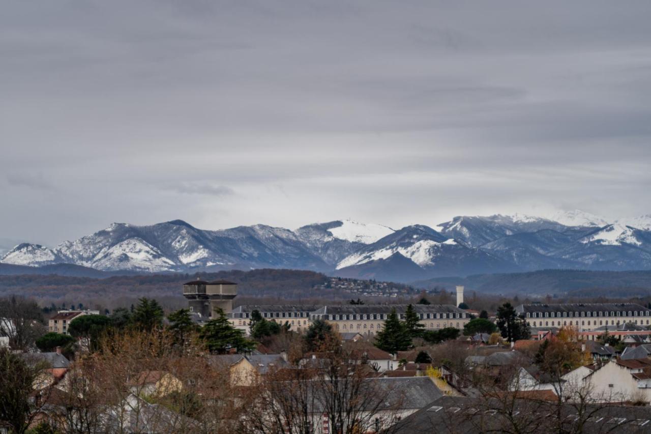 Apartment Cap Sud - 53m2- Vue Pyrenees- Hypercentre-wifi Fibre -nouvelle Literie