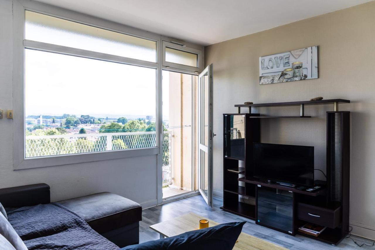 Apartment Cap Sud - 53m2- Vue Pyrenees- Hypercentre-wifi Fibre -nouvelle Literie Tarbes