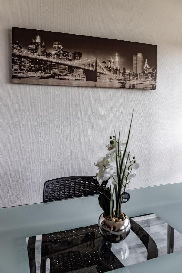 Cap Sud - 53m2- Vue Pyrenees- Hypercentre-wifi Fibre -nouvelle Literie Apartment *