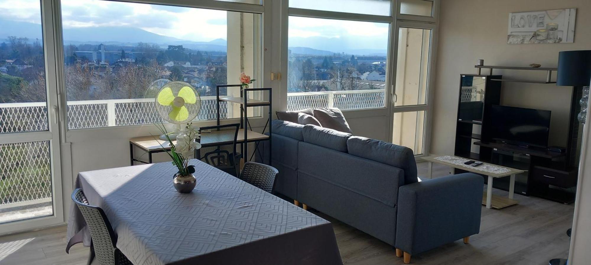 Cap Sud - 53m2- Vue Pyrenees- Hypercentre-wifi Fibre -nouvelle Literie